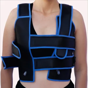 Vest-type thermal exchanger placed on a person's torso for aesthetic treatment with heat and cold